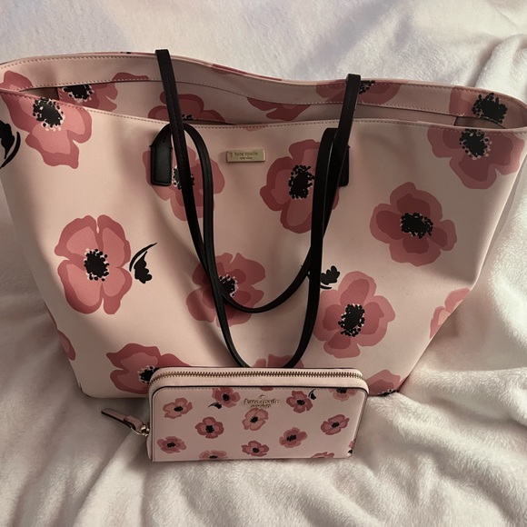 Kate Spade Purse and Matching Wallet - Picture 1 of 6